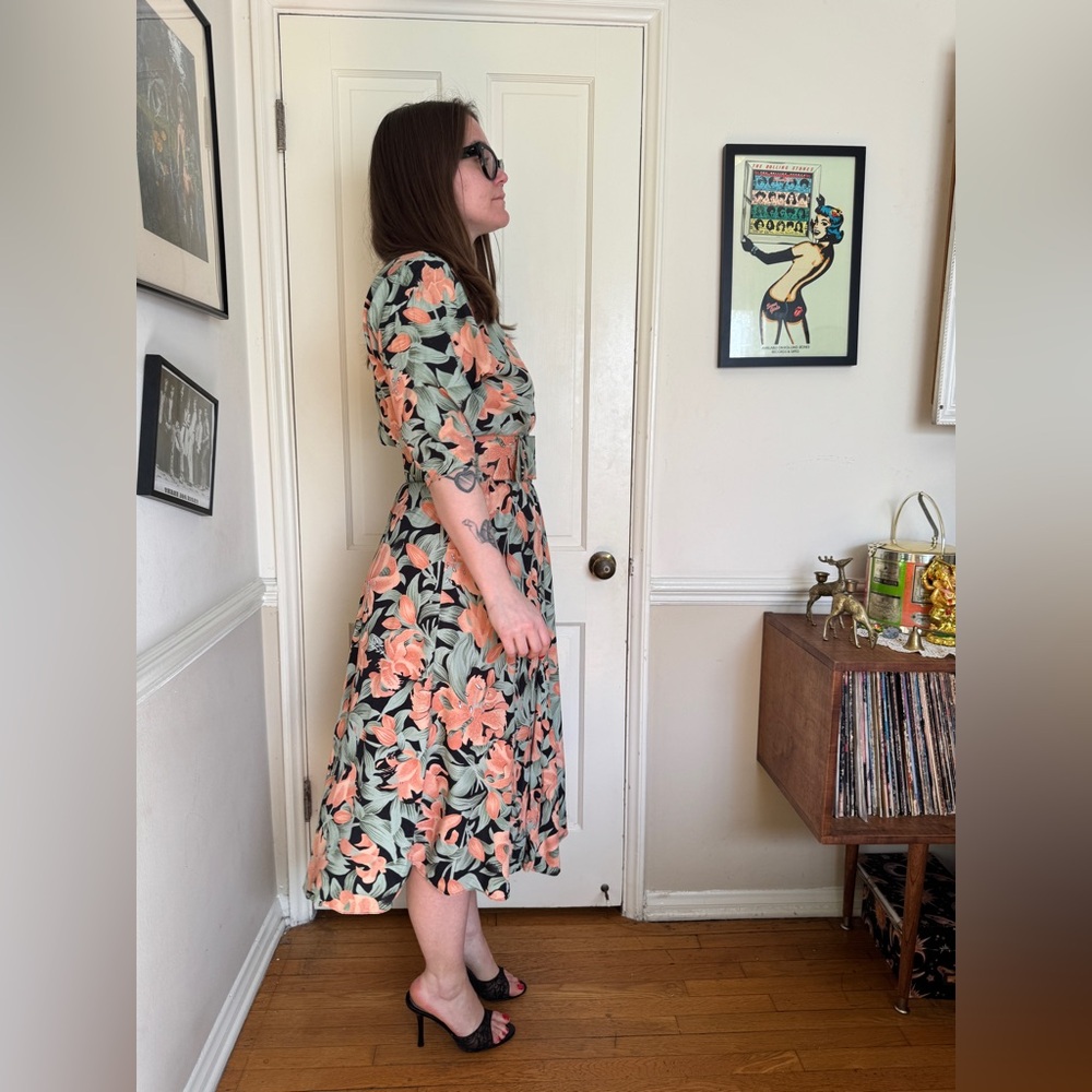 80s Vintage Green Black and Pink Floral Shirt Dress - Picture 2 of 9